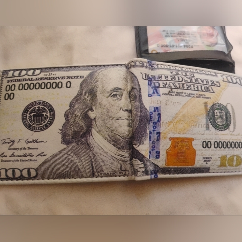 Men's vegan leather $100 wallet! Brand new with box and tags!